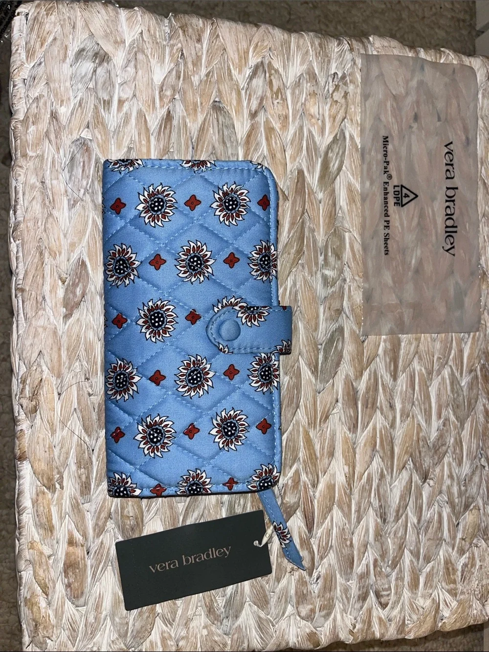 Vera Bradley Sky Blue Quilted Floral Wristlet - Picture 3 of 4